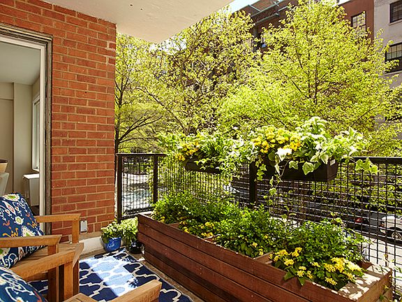 2nd image of 15 W 12th St APT 2C