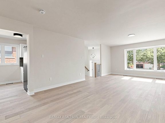 4th image of 20 Harnworth Dr