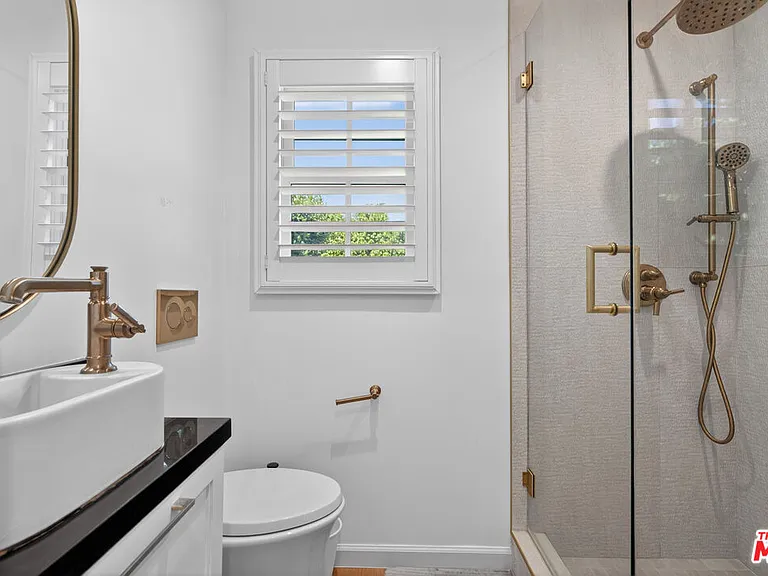 462 Warner Ave — Photo 36