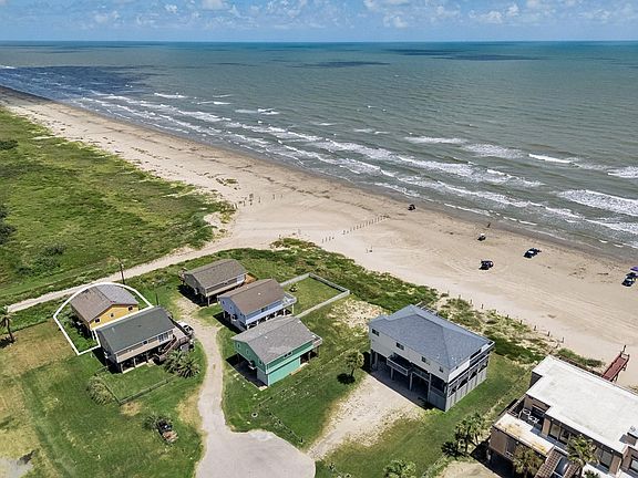 3rd image of 16507 Jamaica Beach Rd