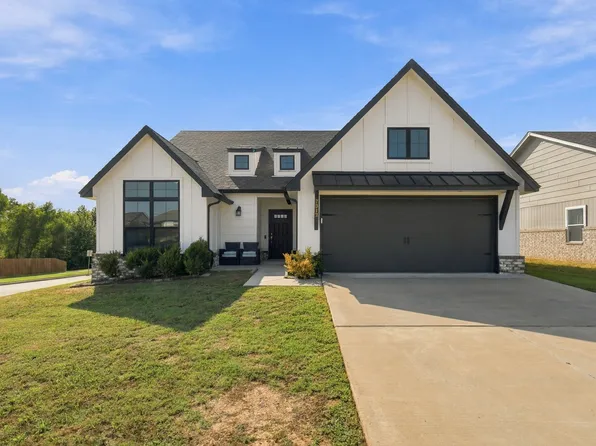 7312 S Indianwood Ave, Broken Arrow, OK 74011