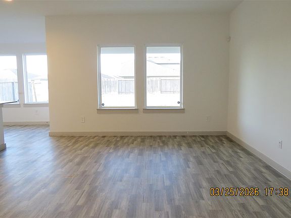 4th image of 715 Silver Kettle Dr