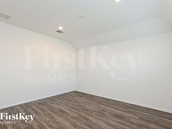 3rd image of 18446 Summit Ranch Dr