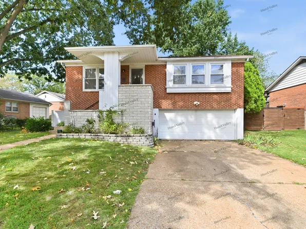 9225 Nemo Dr, Saint Louis, MO 63123