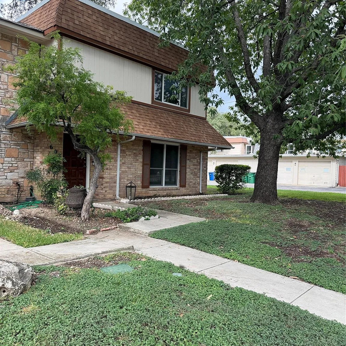 3 bed, 2.5 bath, 1540 sqft, $2,000 — Photo 2