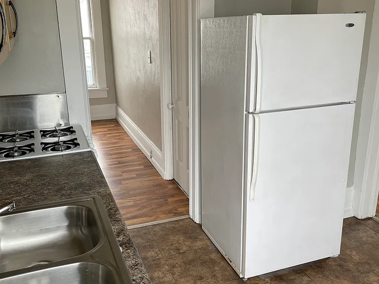 1033 Redfield St #1033 — Photo 4
