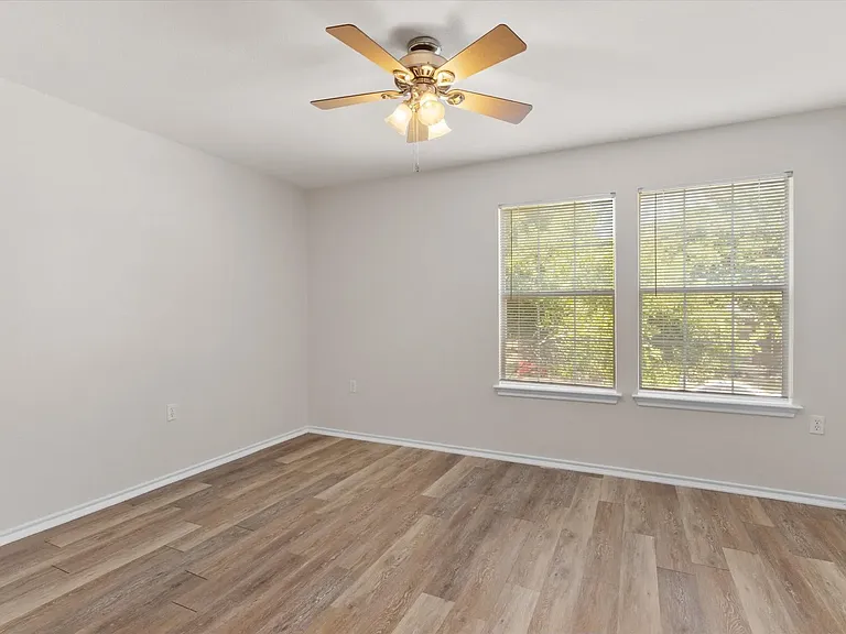 5825 Silver Screen Dr — Photo 22