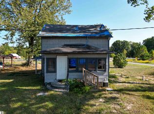 3054 Grant St, Coleman, MI 48618