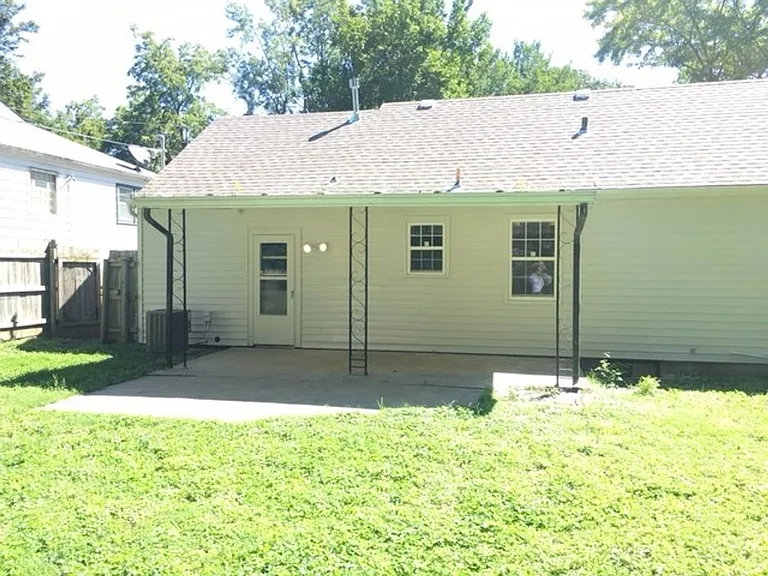 8410 Summit St — Photo 4