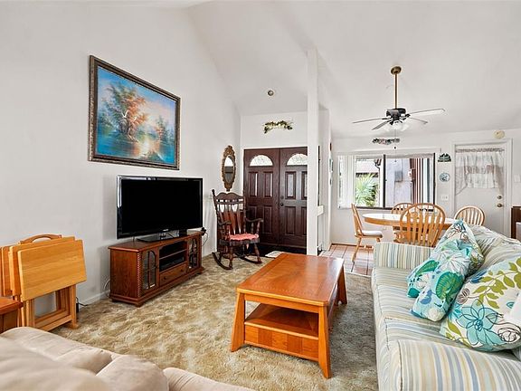 4th image of 7835 Fox Den Row