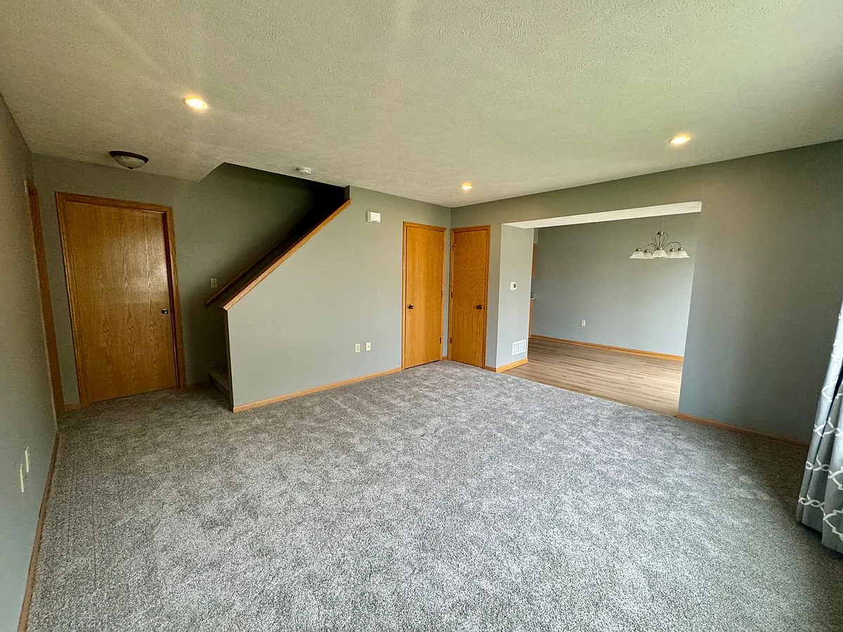 Building Photo - 2211 W Todd Ln
