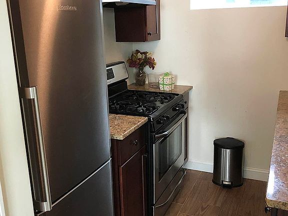 4th image of 141 Kruser St #1