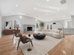 17 Richter St, Randolph, NJ 07869