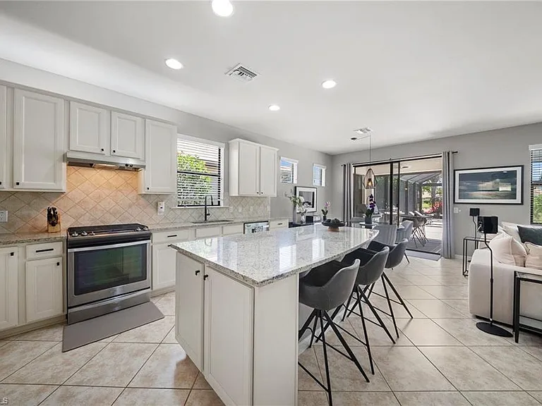 7052 Live Oak Dr — Photo 13