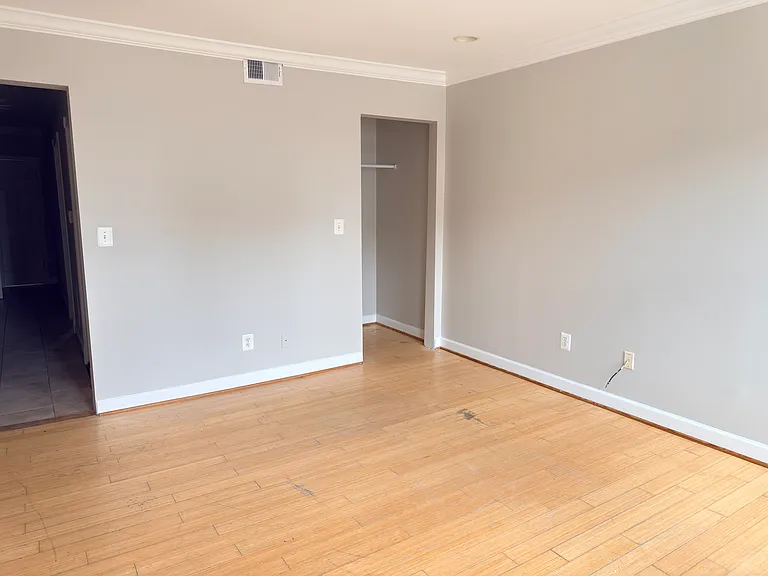 1246 Queen St NE #2 — Photo 9