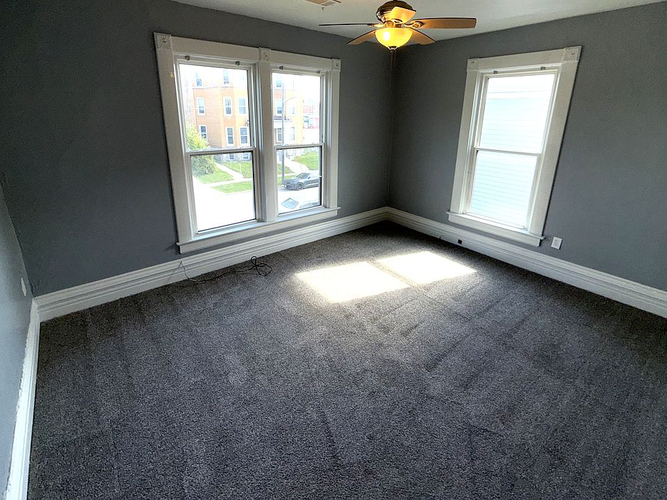 Large main bedroom