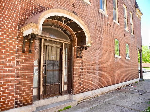 2nd image of 3600 S Jefferson Ave