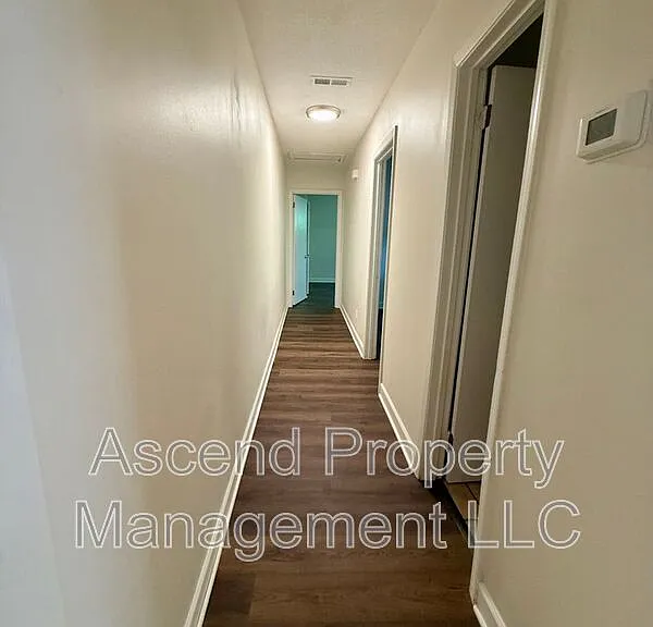 3341 Pinewood Ave #B — Photo 9