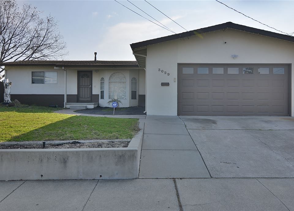 1st image of 3029 Windsor Dr