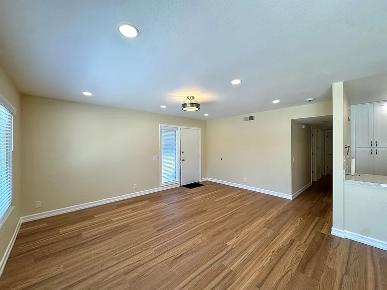 18229 Olympic Ct — Photo 7