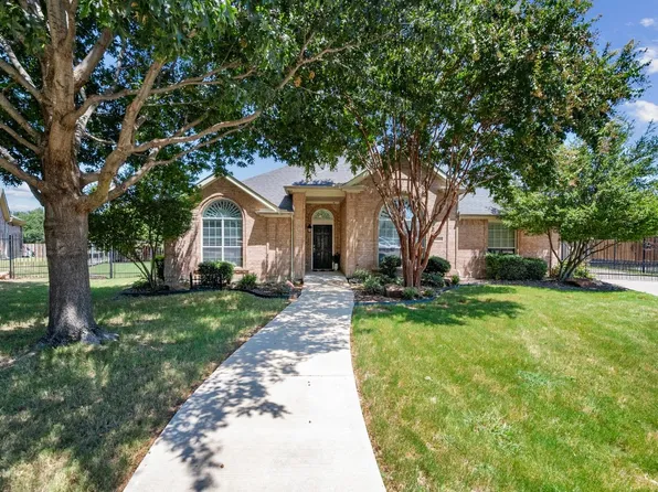 1110 Saint Ann Dr, Mansfield, TX 76063