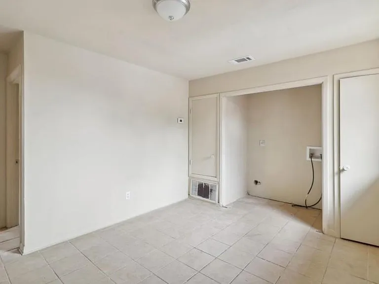 1919 Elizardi Blvd — Photo 5