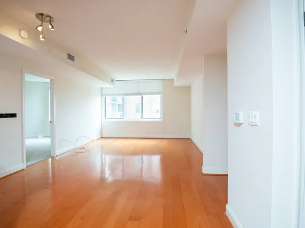 1020 N Highland St, Arlington, VA