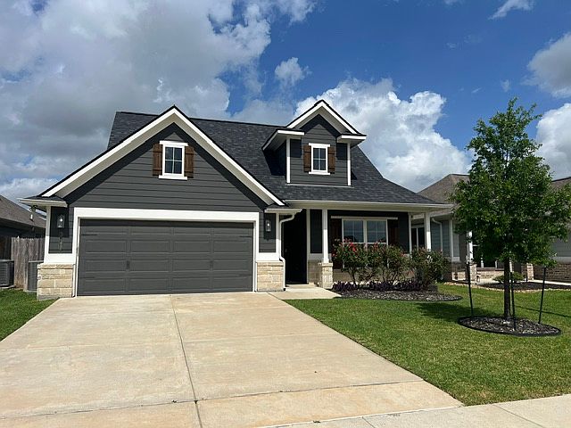 Front Exterior View 1