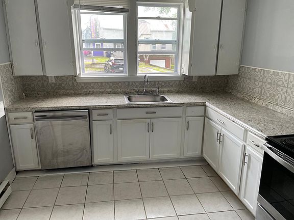 2nd image of 3871 Oneida St #A