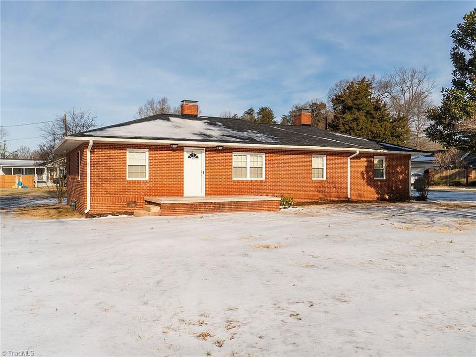 1st image of 812 Springwood Ave
