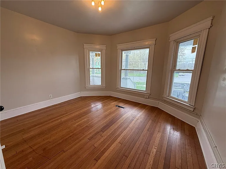 367 Furman St #1 — Photo 7