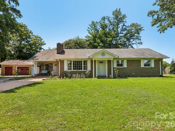 1153 Airport Rd, Flat Rock, NC 28731