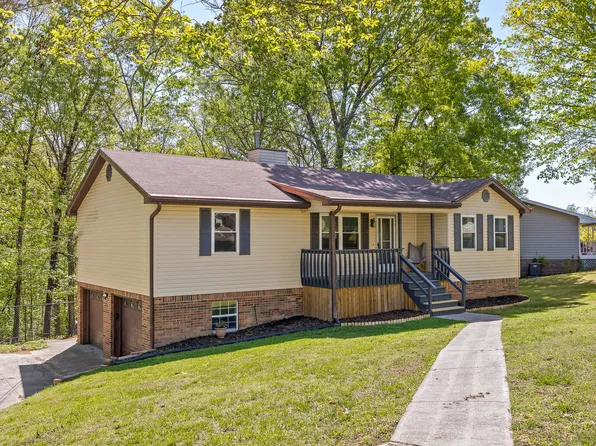 1425 Marrick Dr, Soddy Daisy, TN 37379