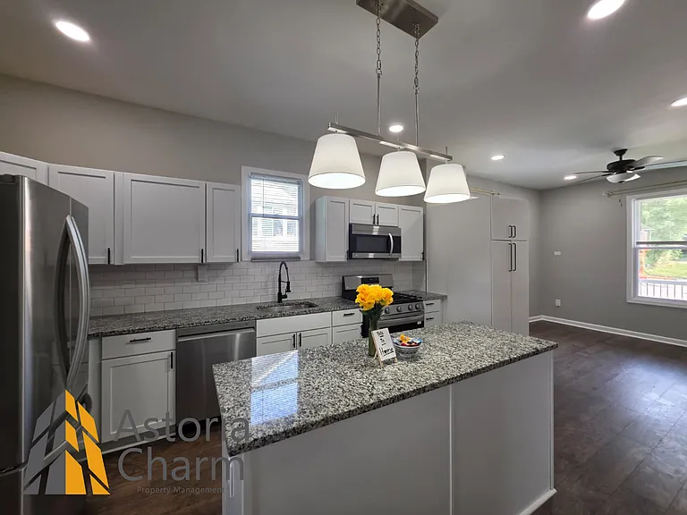 3909 Fleetwood Ave — Photo 11
