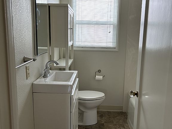 5th image of 336 Maud Ave