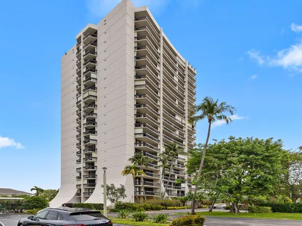 2400 Presidential Way #302, West Palm Beach, FL 33401