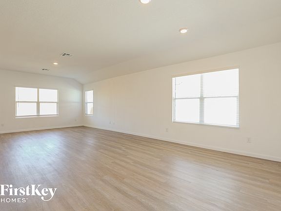 2nd image of 10626 Vinateros Dr
