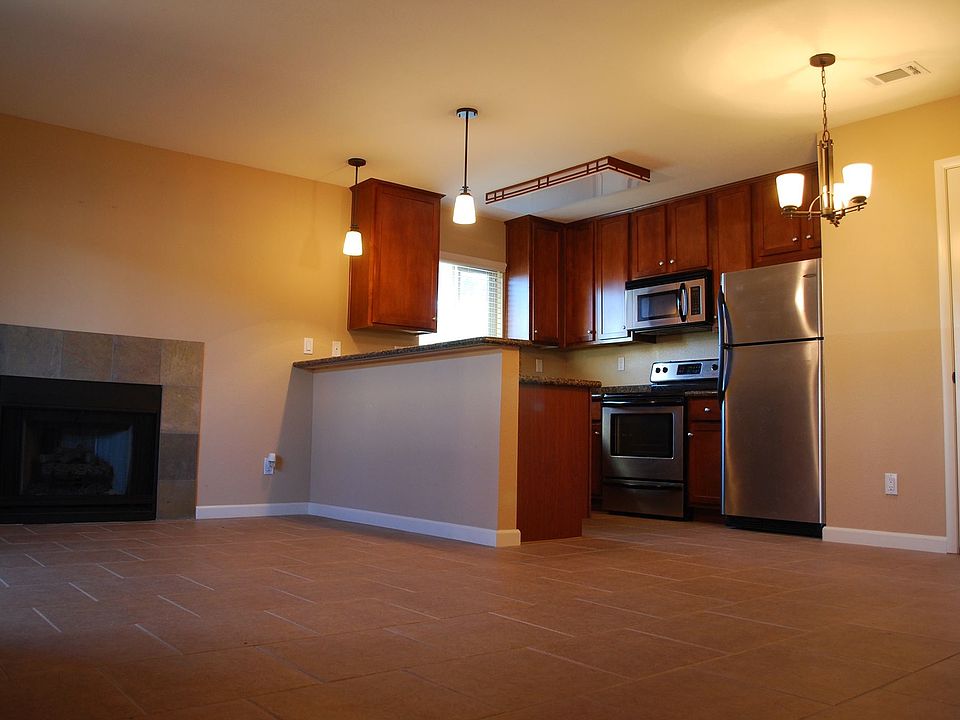 1st image of 209 Westlake Dr Unit 4