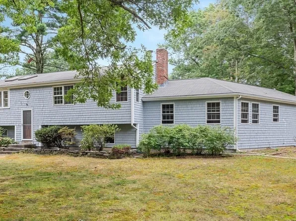 1 Murdock St, Carver, MA 02330