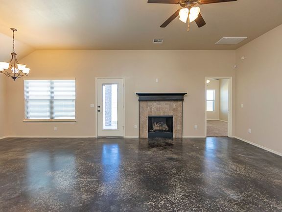3rd image of 825 SE 8th St