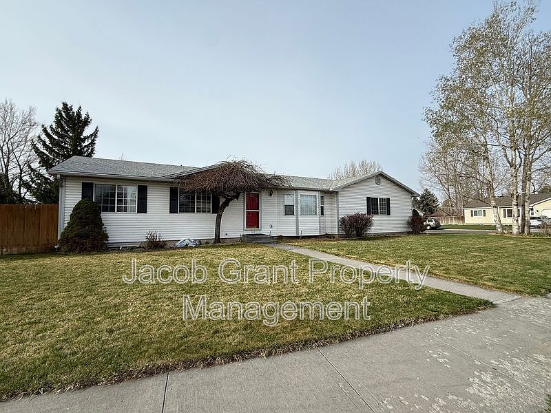 1st image of 560 S Randy Dr