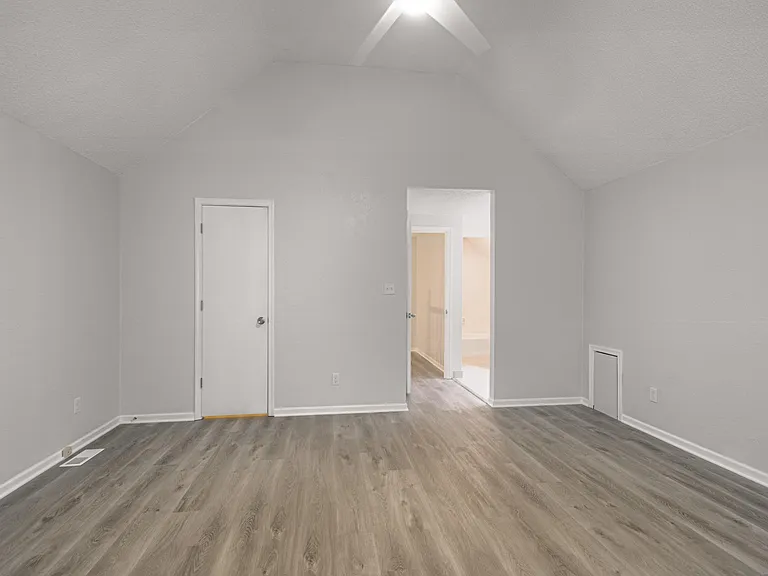 1305 La Chateau Dr — Photo 28