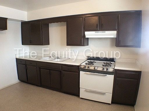 5th image of 665 N Cypress St
