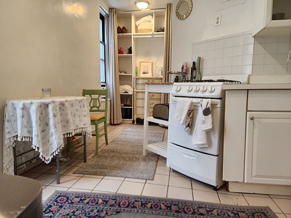 5th image of 300 E 65th St #4A