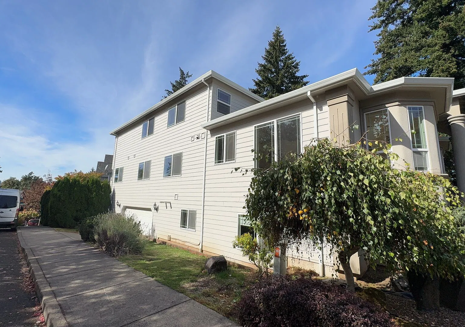 Lovely Suburban Happy Valley Home! — Photo 4