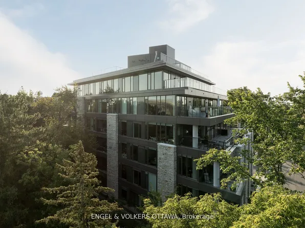 11 Galt St #201, Ottawa, ON K1S 4R2