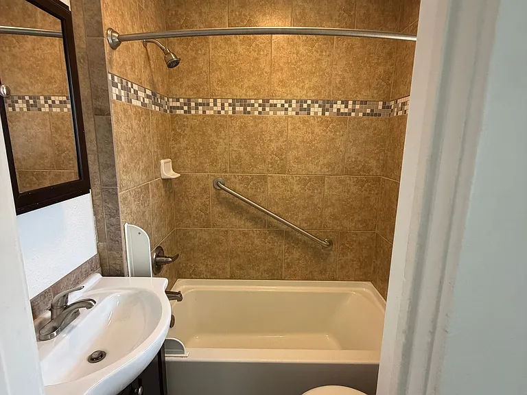 254 Denver St — Photo 10