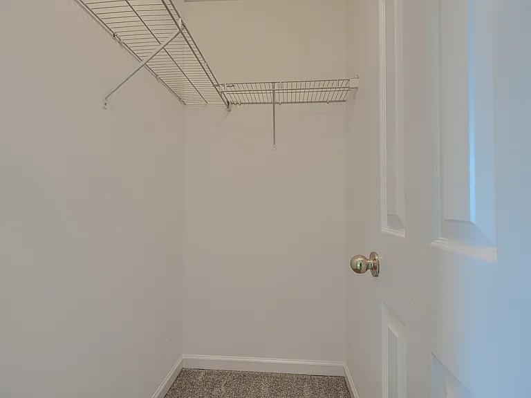 5048 Kemsley Ct — Photo 10