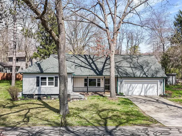 2160 E Euna, Wixom, MI 48393