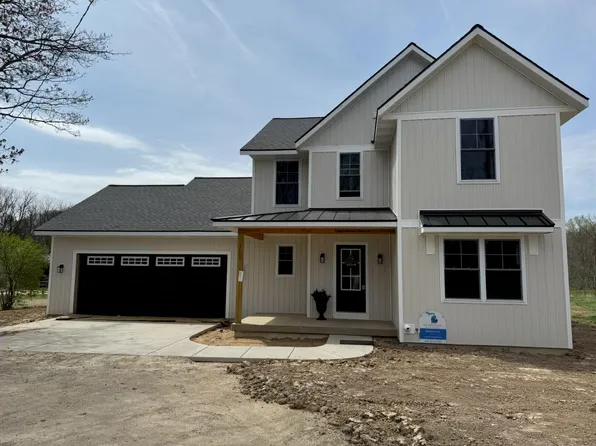1028 26th St, Allegan, MI 49010